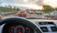 «Hotel California», «Bohemian Rhapsody»... Quelles sont les musiques les plus écoutées en voiture ?