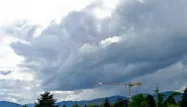 Météo : orages, pluies, chutes de grêle... À quoi faut-il s'attendre ce week-end ?