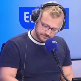 DM