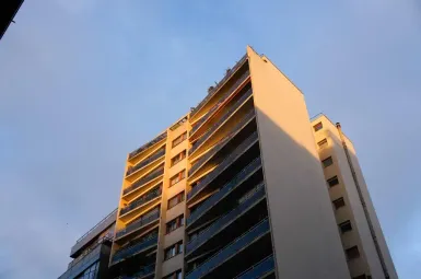 Selon le bilan 2024 de la Chambre nationale des huissiers, le nombre d’injonctions à payer a bondi de 11% sur un an, tandis que les décisions de justice d’expulsion de locataires se sont envolées de 112%.