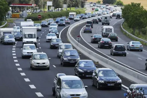 La journée de samedi était classée rouge. Au plus fort du trafic, plus de 500 km d'embouteillages ont été enregistrés.
